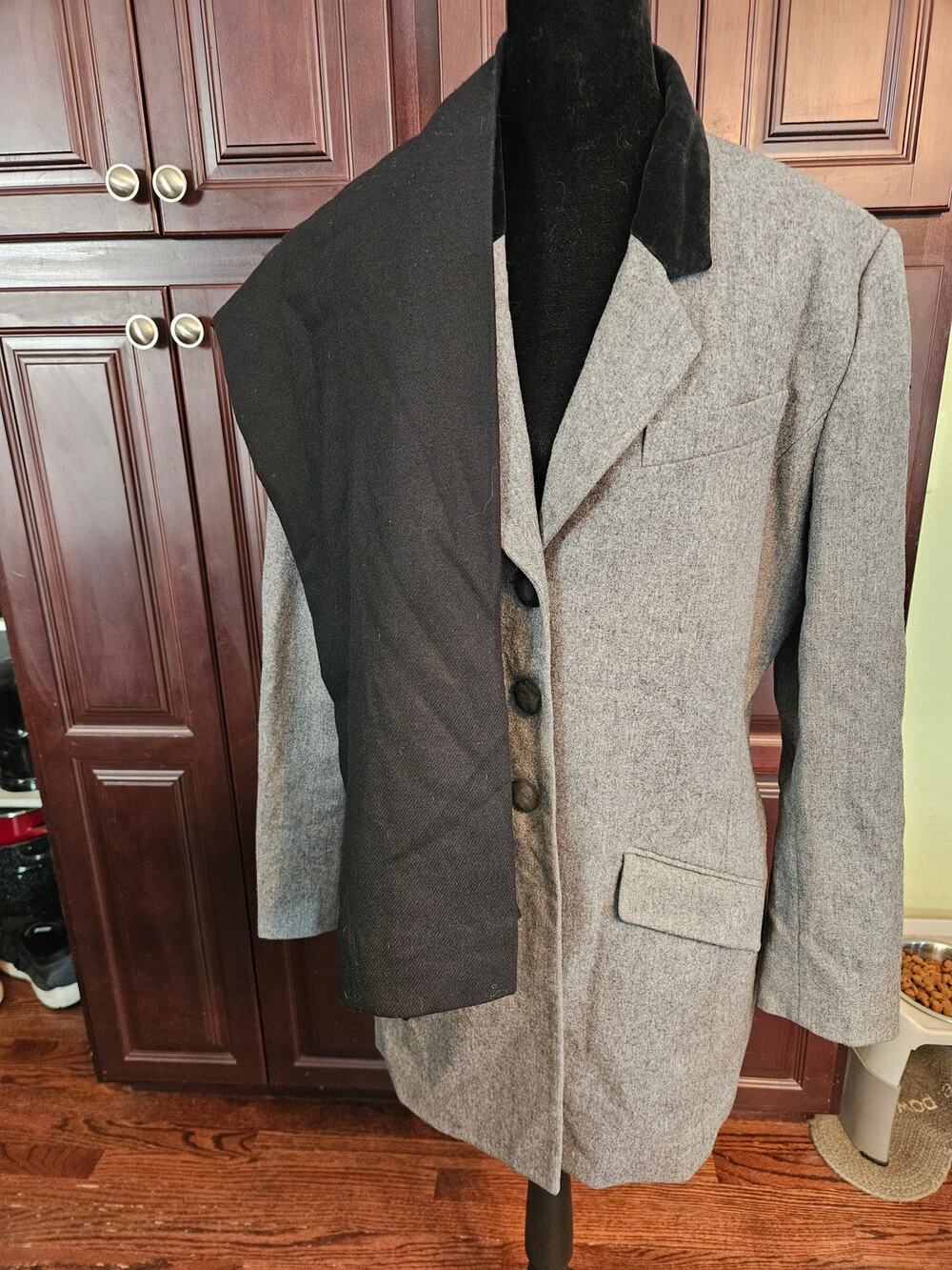 Vintage Pendleton Black and Gray Wool Women's Size 10 Pant Suit